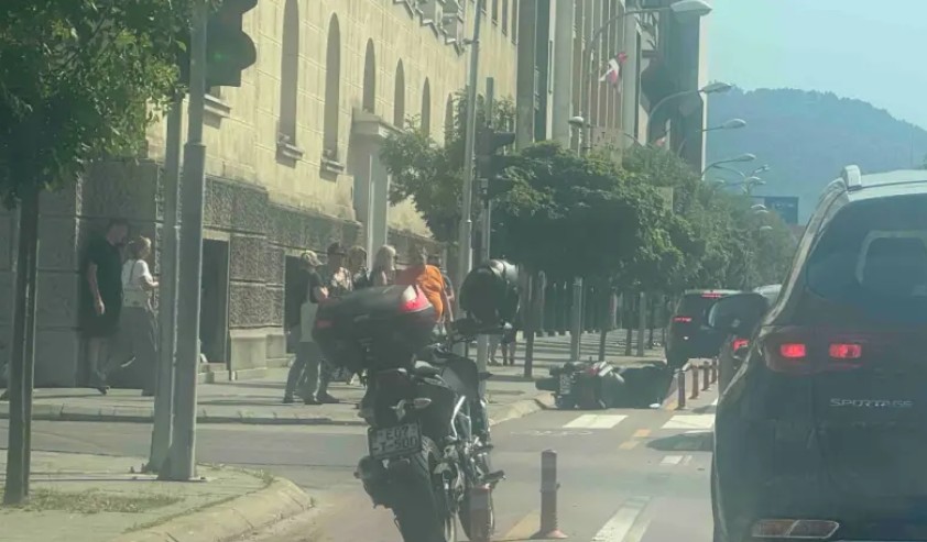 Saobraćajka u centru Banjaluke: „Golf“ oborio motociklistu kod Gradske uprave