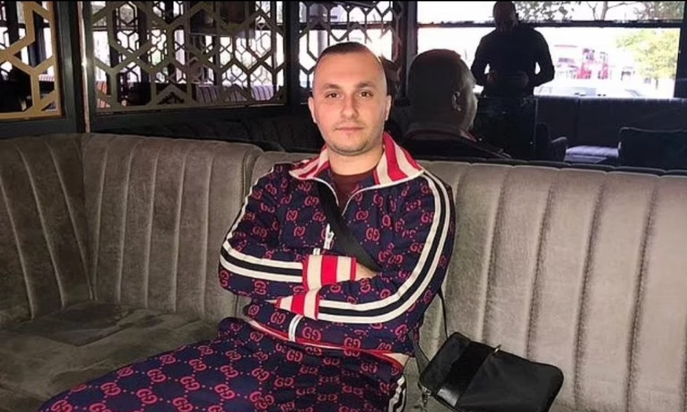 Bahati Albanac u centru skandala: Hrani pse novčanicama, više puta deportovan