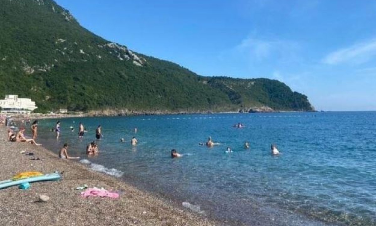 Kanalizacija razorila ljetnu sezonu: Djeca masovno završavaju kod ljekara zbog zagađenog mora