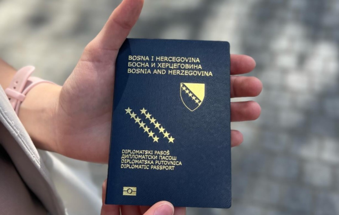 Konaković na udaru kritika: Otkriveno ko je sve dobio diplomatski pasoš BiH