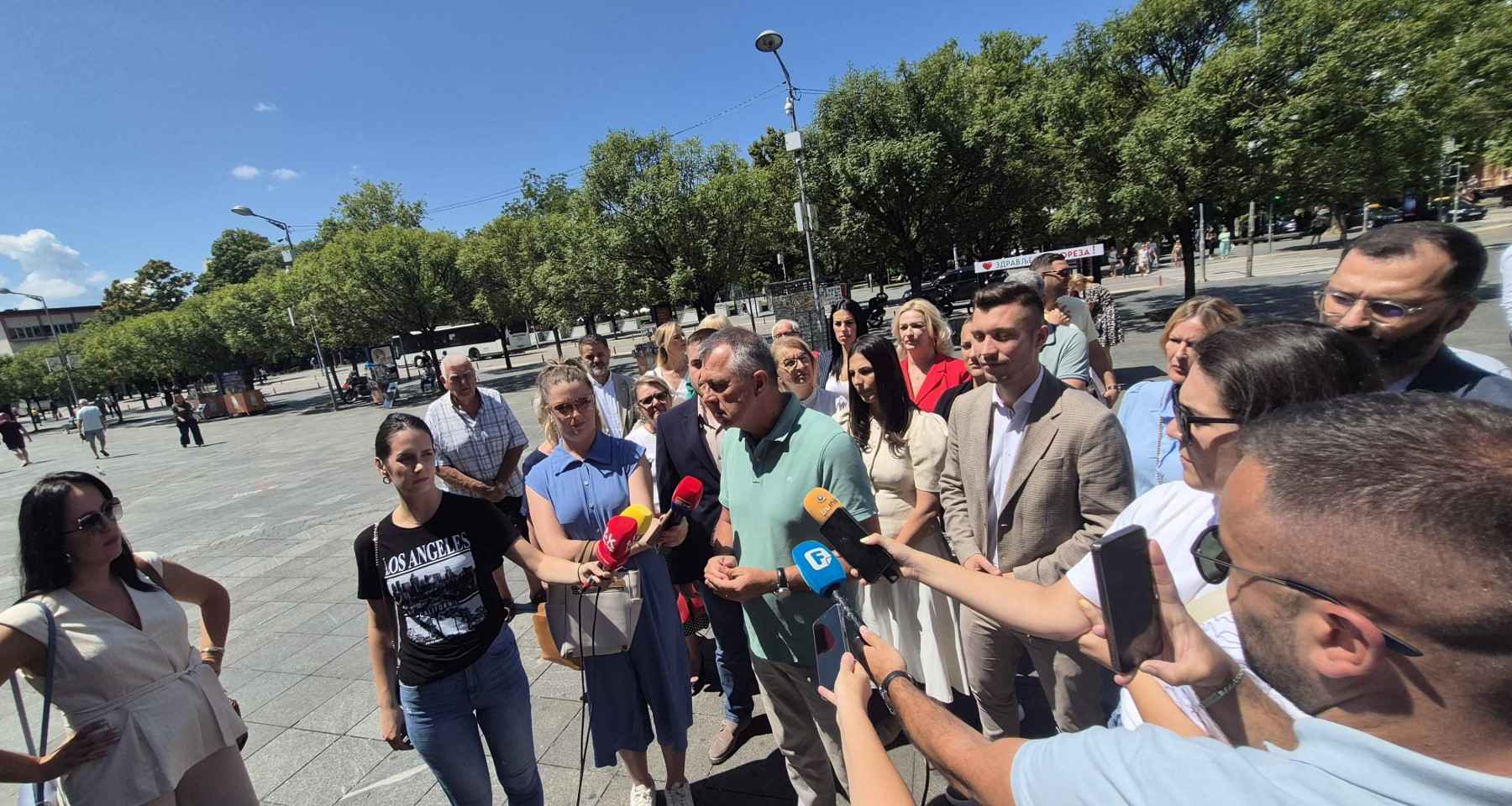 „Zdravlje bez poreza“ u Banjaluci: Ukidanje PDV-a na lijekove i hranu za bebe uvijek aktuelno pred izbore FOTO