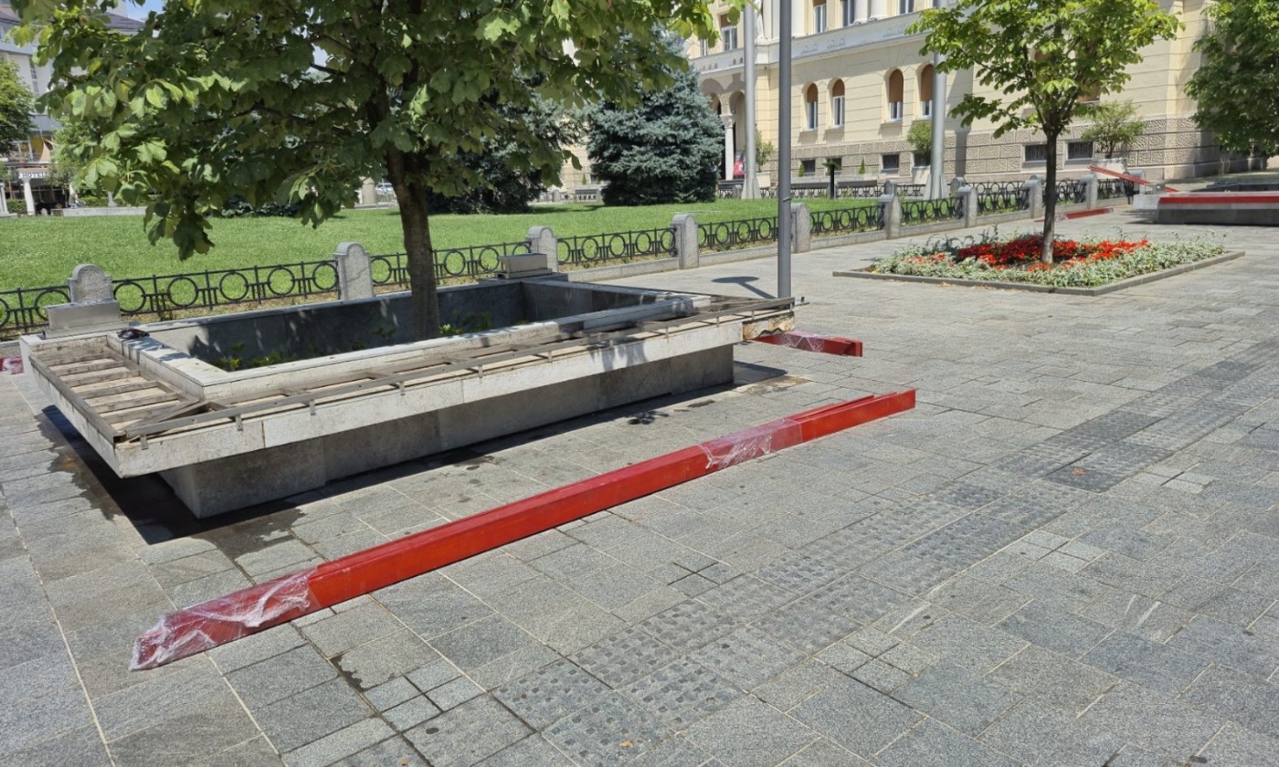 Filozofija banjalučkih klupa: Nikako do uređenog šetališta usred grada FOTO