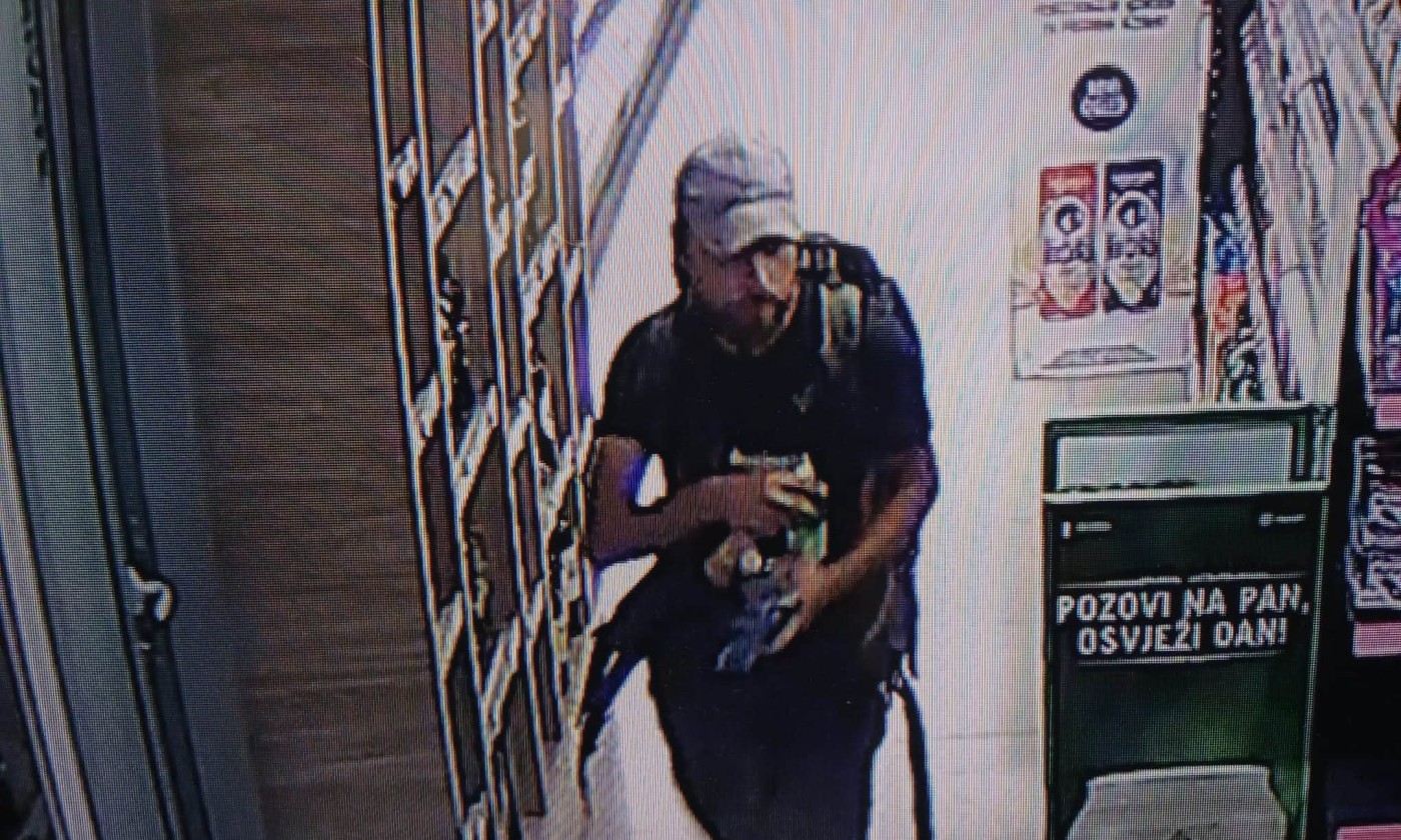 Policija objavila fotografije: Traži se muškarac osumnjičen za vandalizam u Međugorju FOTO/VIDEO