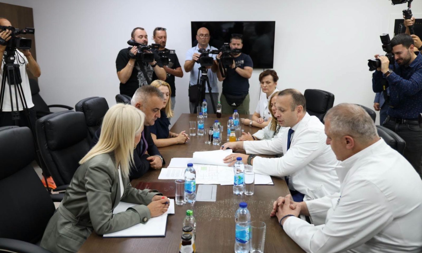 Minić razgovarao sa Šobotom: Troškovi UKC-a smanjeni za 12 miliona KM, stižu i nova zapošljavanja