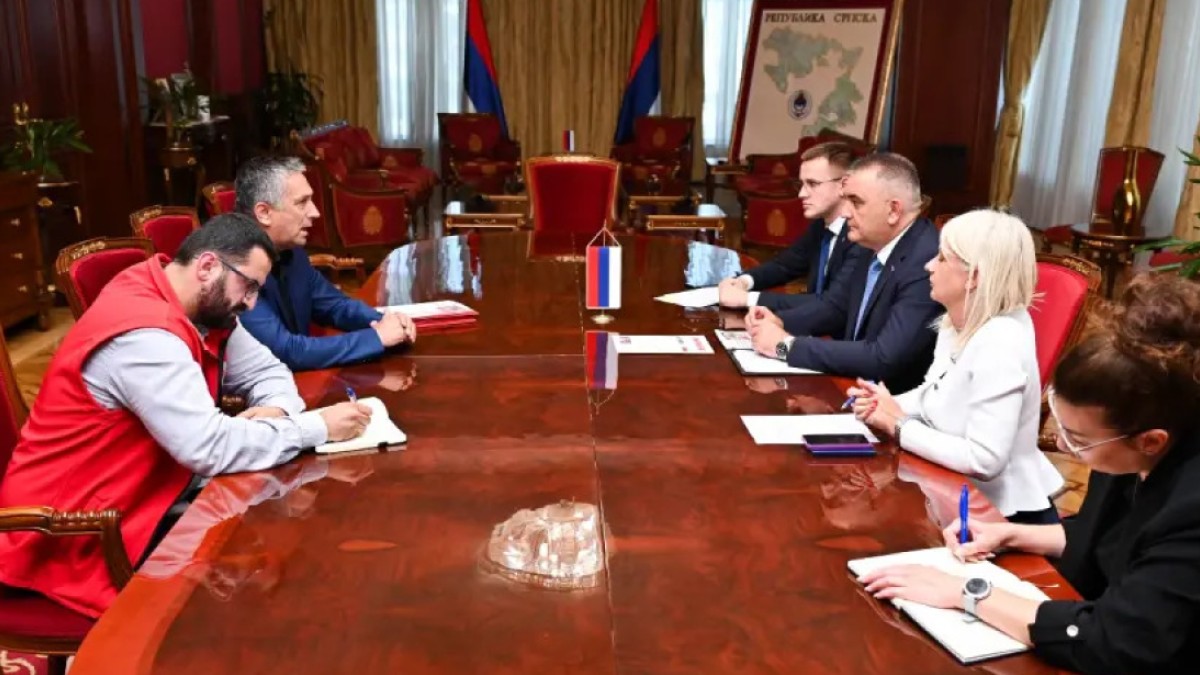 Minić se sastao sa predstavnicima Crvenog krsta: Akcenat na poboljšanju kontinuirane finansijske podrške