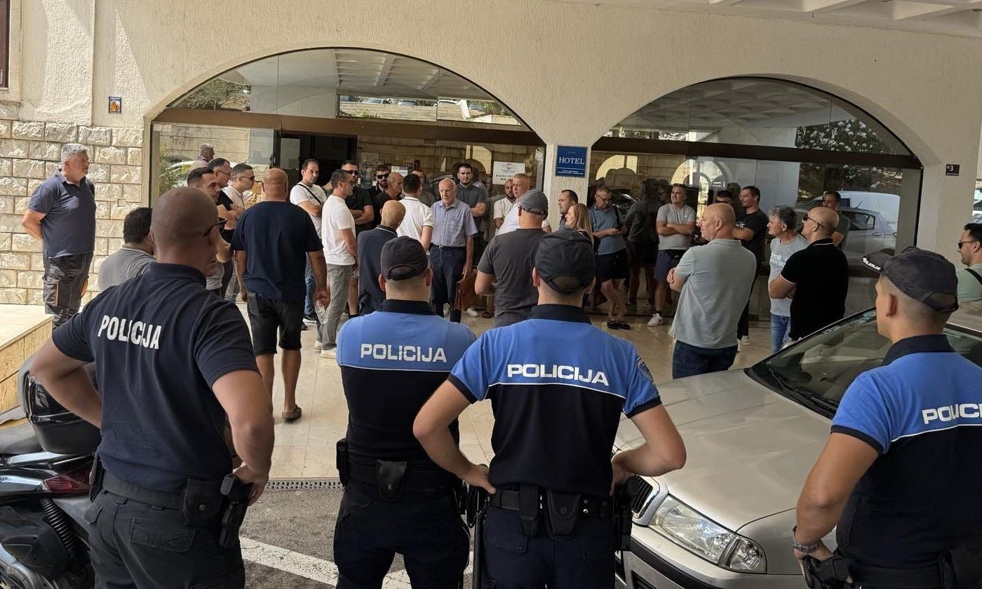 Drama u Neumu: Policija ispred hotela, novi vlasnici spriječeni da uđu