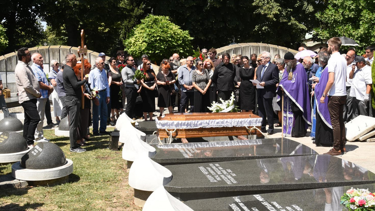 Aleja zaslužnih građana dobila još jedno veliko ime: Sahranjena Olivera Katarina