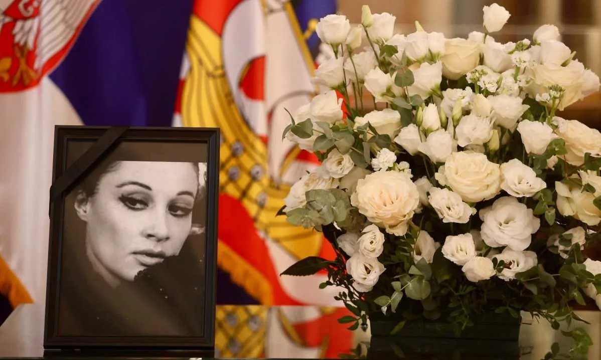 Beograd se oprostio od legende: Održana komemoracija Oliveri Katarini