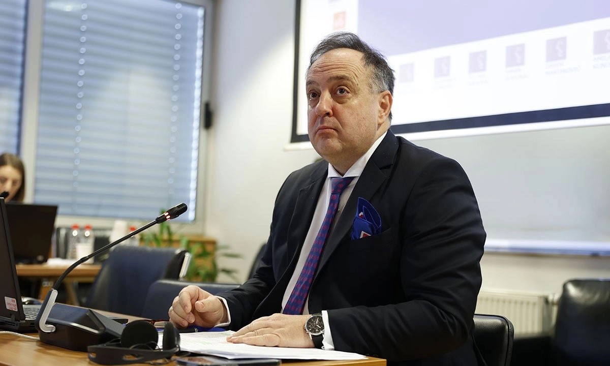 Debevec razriješen dužnosti: Prekršio službenu dužnost