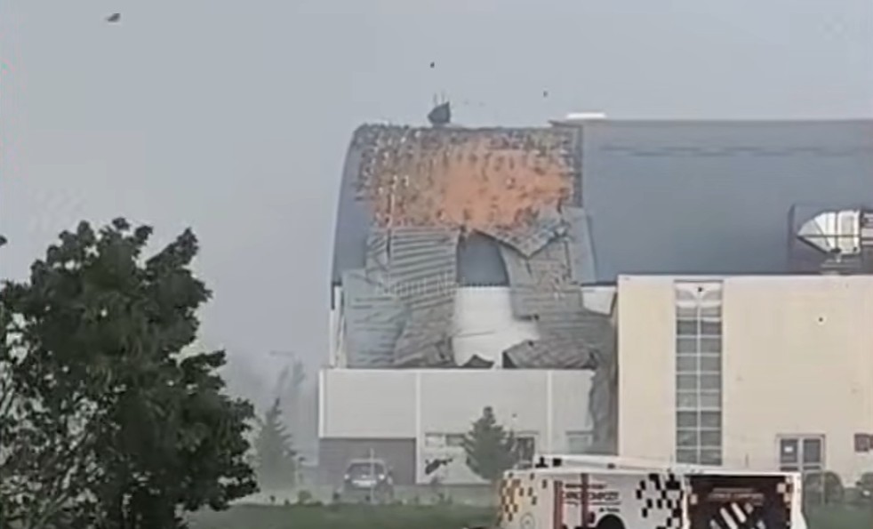 Rumunija u katastrofi: Oluja odnijela život i pogodila desetine gradova VIDEO