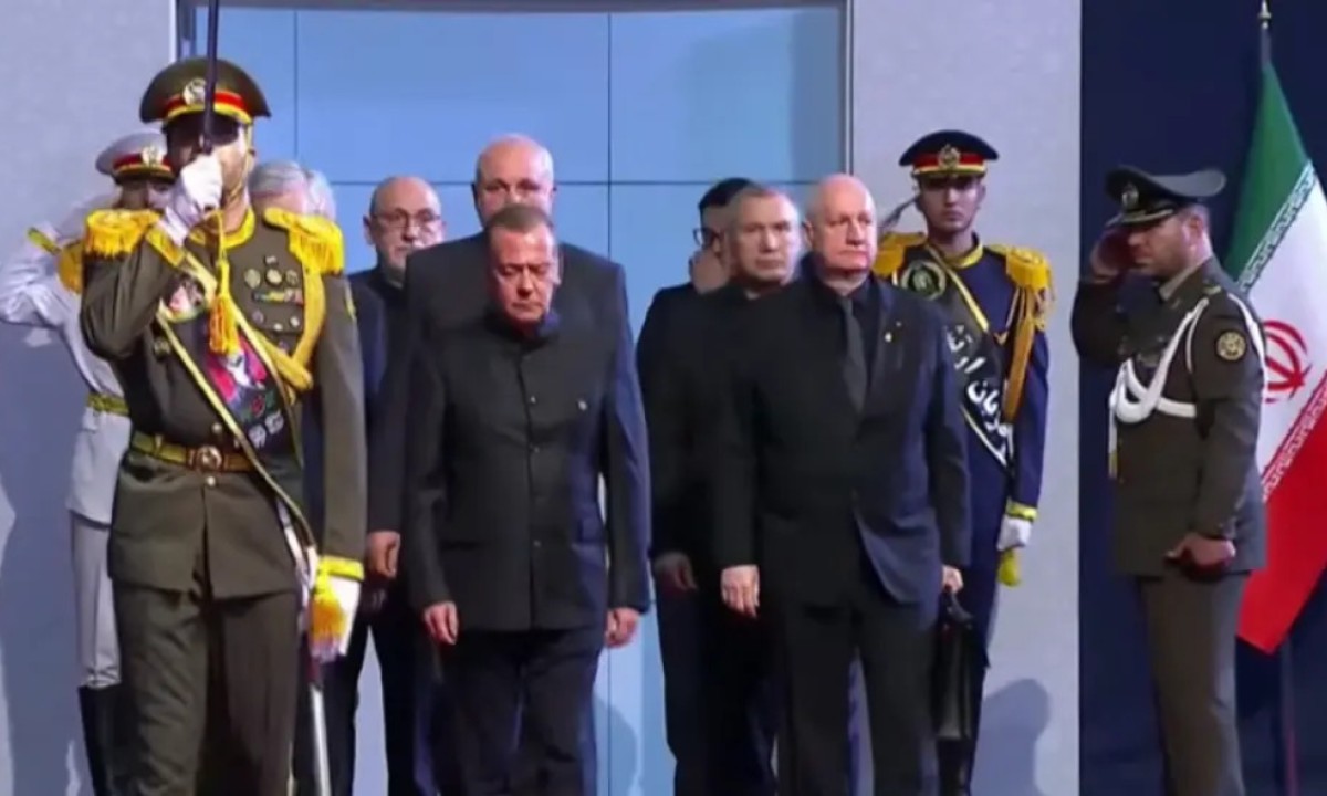 Istorijski ispraćaj pod sjenkom rata: Teheran blokiran zbog sahrane Hamneija, vojska poslala oštro upozorenje SAD-u i Izraelu