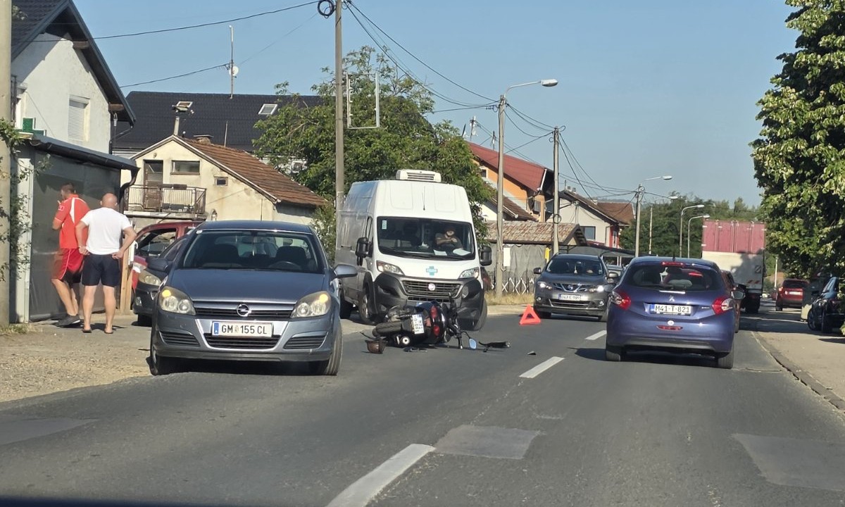 Teška saobraćajna nesreća na Adi: Motociklista učestvovao u sudaru, policija na terenu