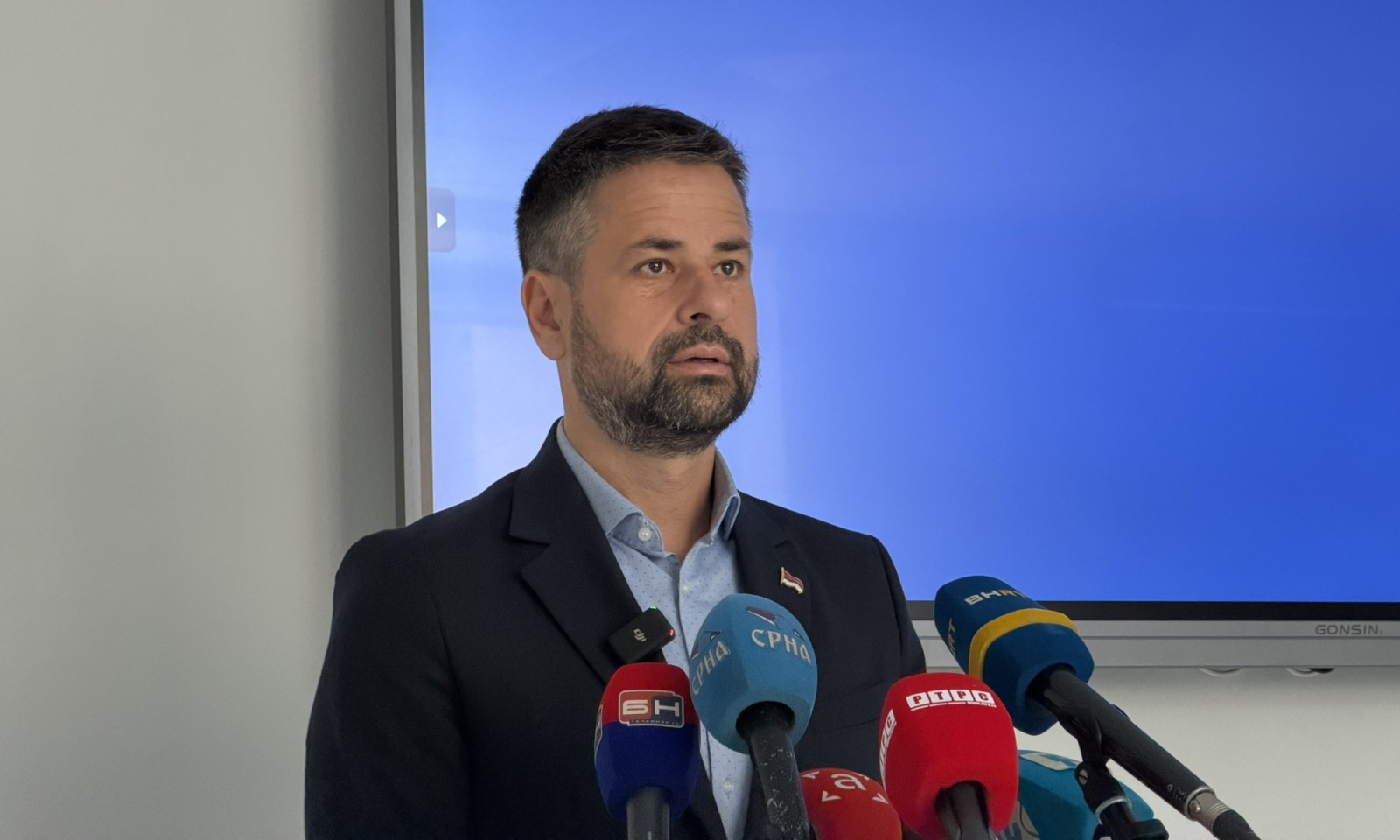 Amidžić uzvratio Stanivukovićevom pokretu: Pozovite građane u sobu 16 u Banjaluci i vratite PDV