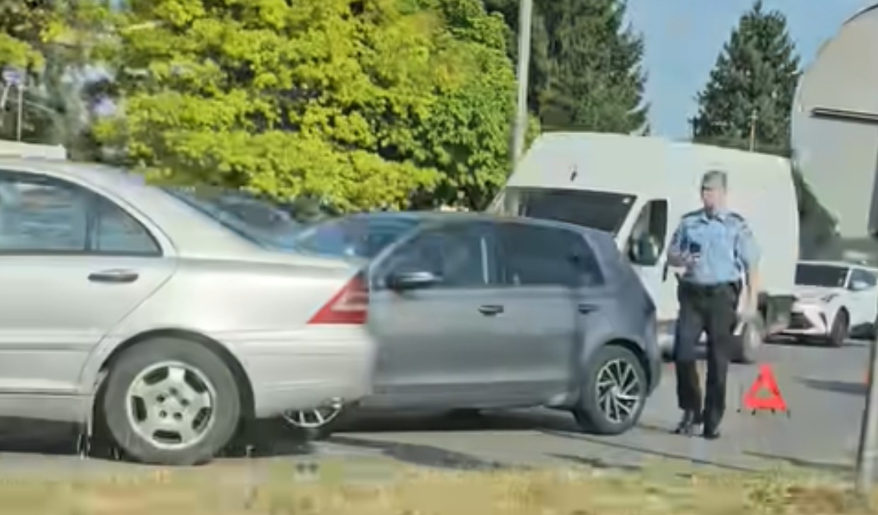 Sudar kod Lesnine: Saobraćaj otežan, policija na terenu VIDEO