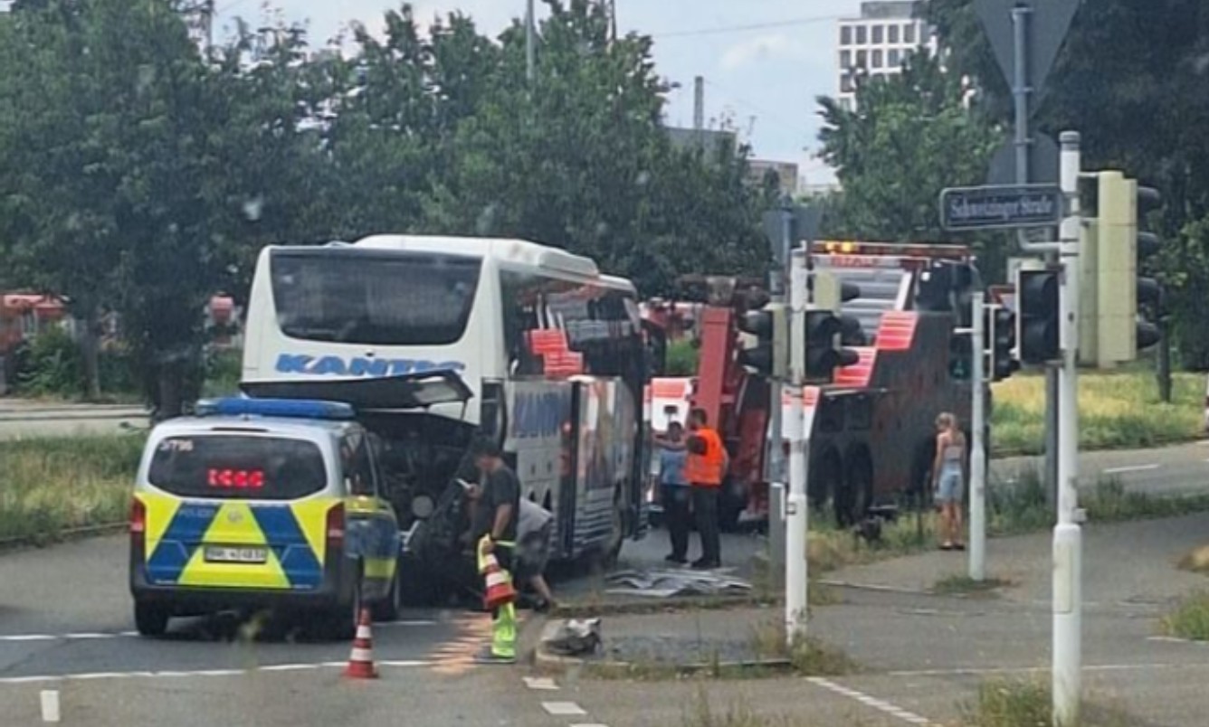 Nesreća u Njemačkoj: Sudarili se autobus iz BiH i tramvaj