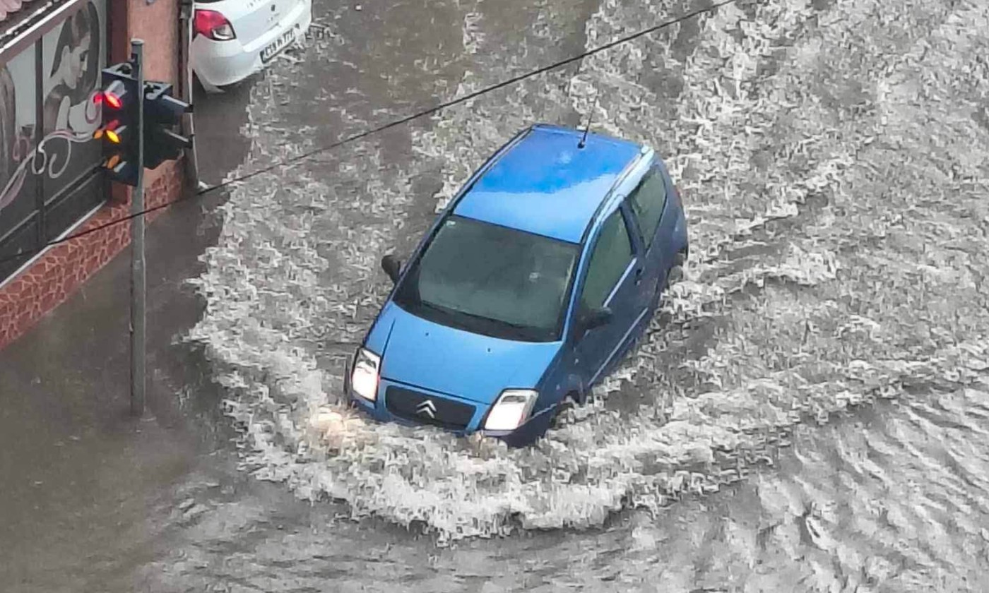 Nevrijeme poharalo Zvornik: Pokrenulo klizišta, građani traže pomoć FOTO/VIDEO