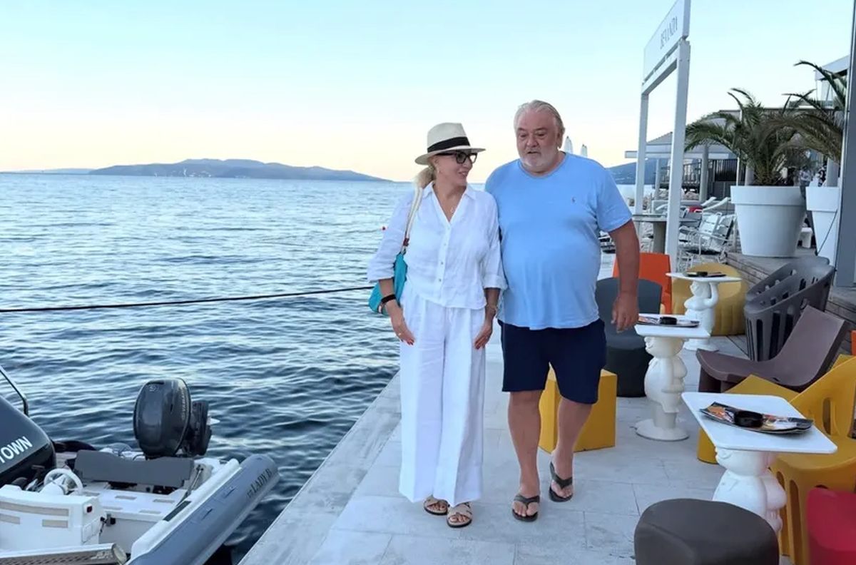 Brena i Boba jahtom skoro ušli u kafić: Svi gledali gdje su se usidrili FOTO
