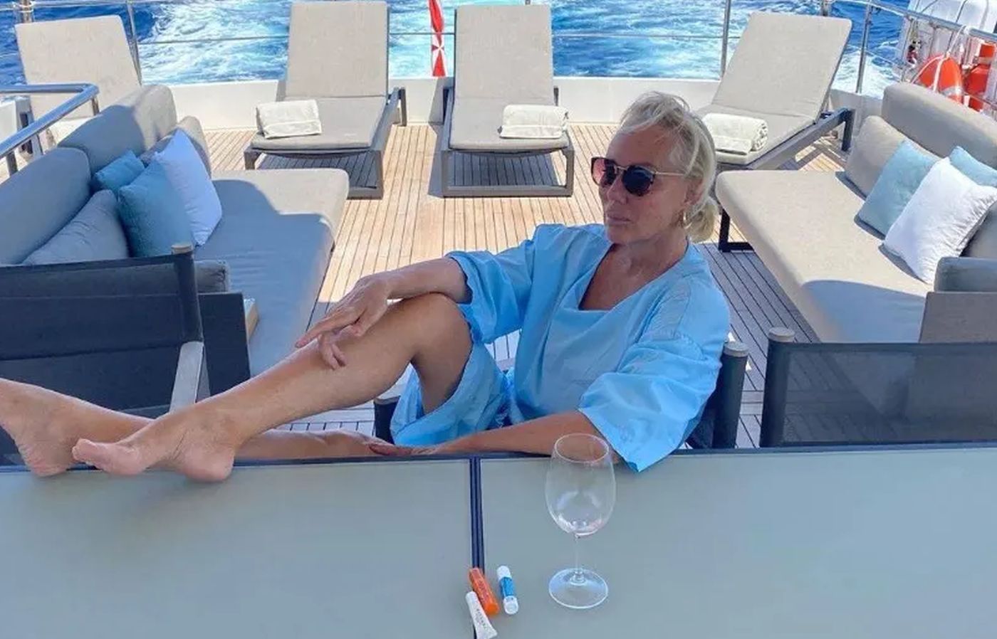 ‘Lady B’ plovi Jadranom: Lepa Brena i Boba uživaju u luksuzu vrijednom milione