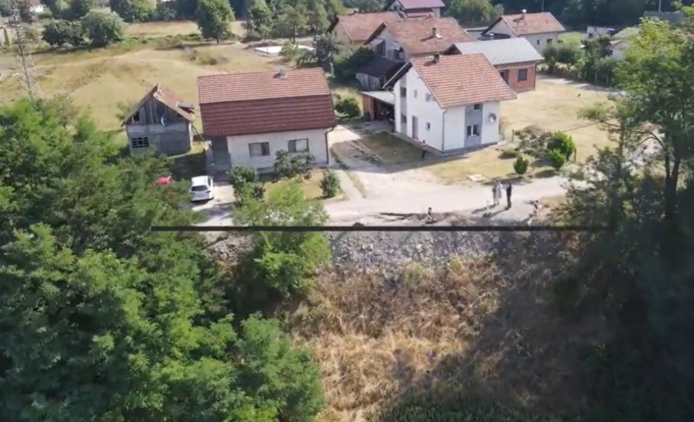 Stanovnici banjalučkog naselja već 12 godina strepe za svoje živote: Klizište prijeti, institucije nijeme VIDEO