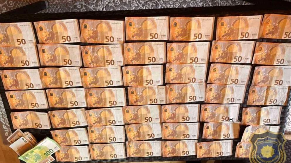 Akcija “Crni vrh”: Više osoba uhapšeno, zaplijenjeni oružje, fantomke i novac