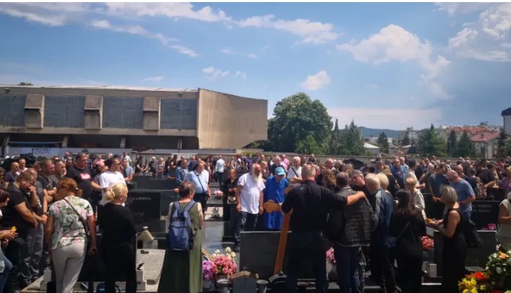 Posljednji pozdrav legendi: U Banjaluci sahranjen Darko Gunjić Gunja