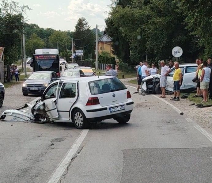 Nesreća u BiH: Nekoliko osoba povrijeđeno