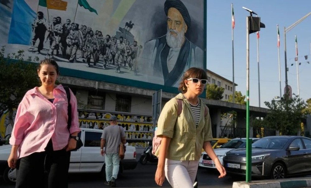 Iran konačno “prelomio”: Žene uskoro dobijaju vozačke dozvole za motocikle