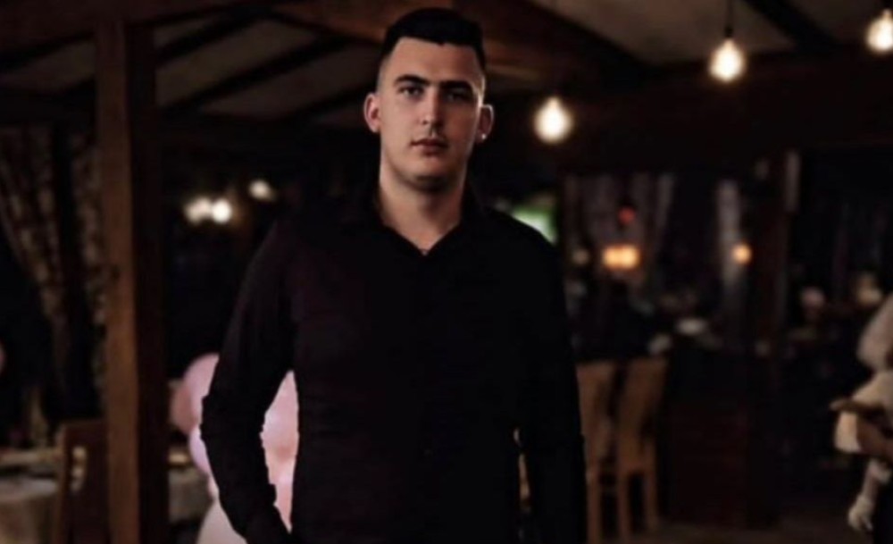 Tragedija u BiH: Ovo je mladić koji je podlegao povredama nakon sudara auta i romobila