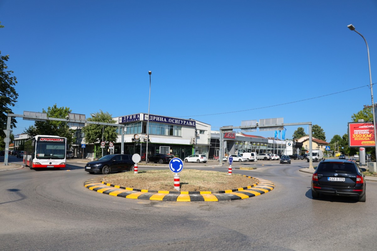Kraj radova na prometnoj raskrsnici: Saniran kružni tok između ulica Mladena Stojanovića i Trive Amelice