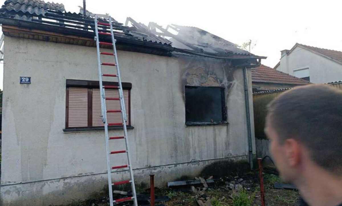 Gorjela kuća u Banjaluci: Gradskim vatrogascima pune ruke posla FOTO