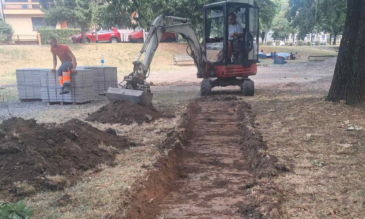 Uklonjene stare i dotrajale sprave: Započeli radovi na dječijem igralištu u banjalučkom naselju Borik