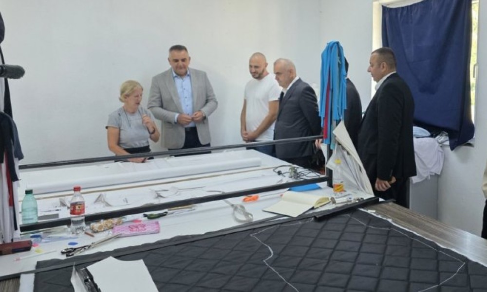 Premijer Srpske u radnoj posjeti Foči: Minić obišao preduzeće “Grafo Balkan” FOTO