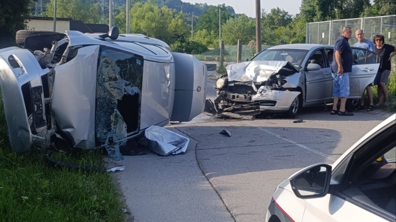 Teška nesreća u ovom dijelu BiH: Tri osobe povrijeđene