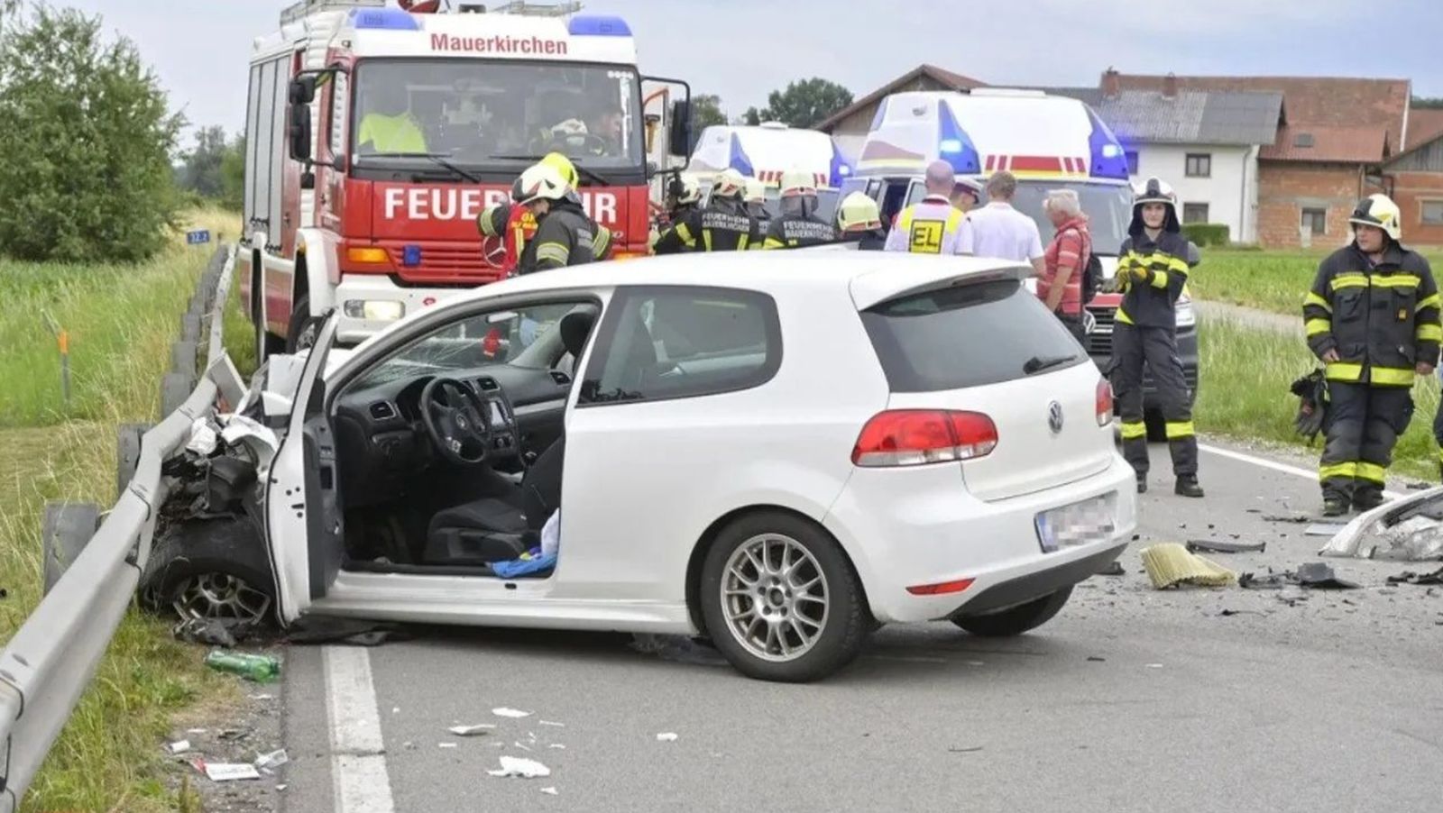 Djevojka iz BiH ostala zarobljena u smrskanom automobilu, spasavali je vatrogasci