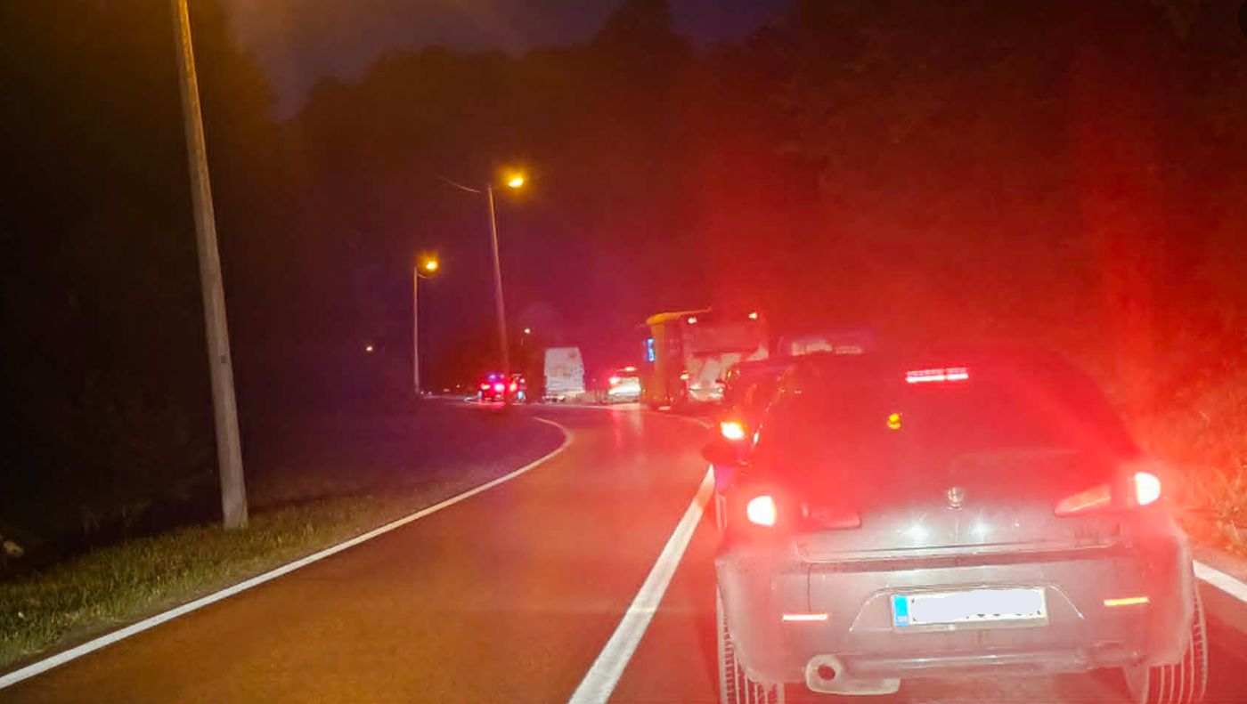 Saobraćajna nesreća u naselju Saračica: Saobraćaj potpuno obustavljen, formirala se velika kolona