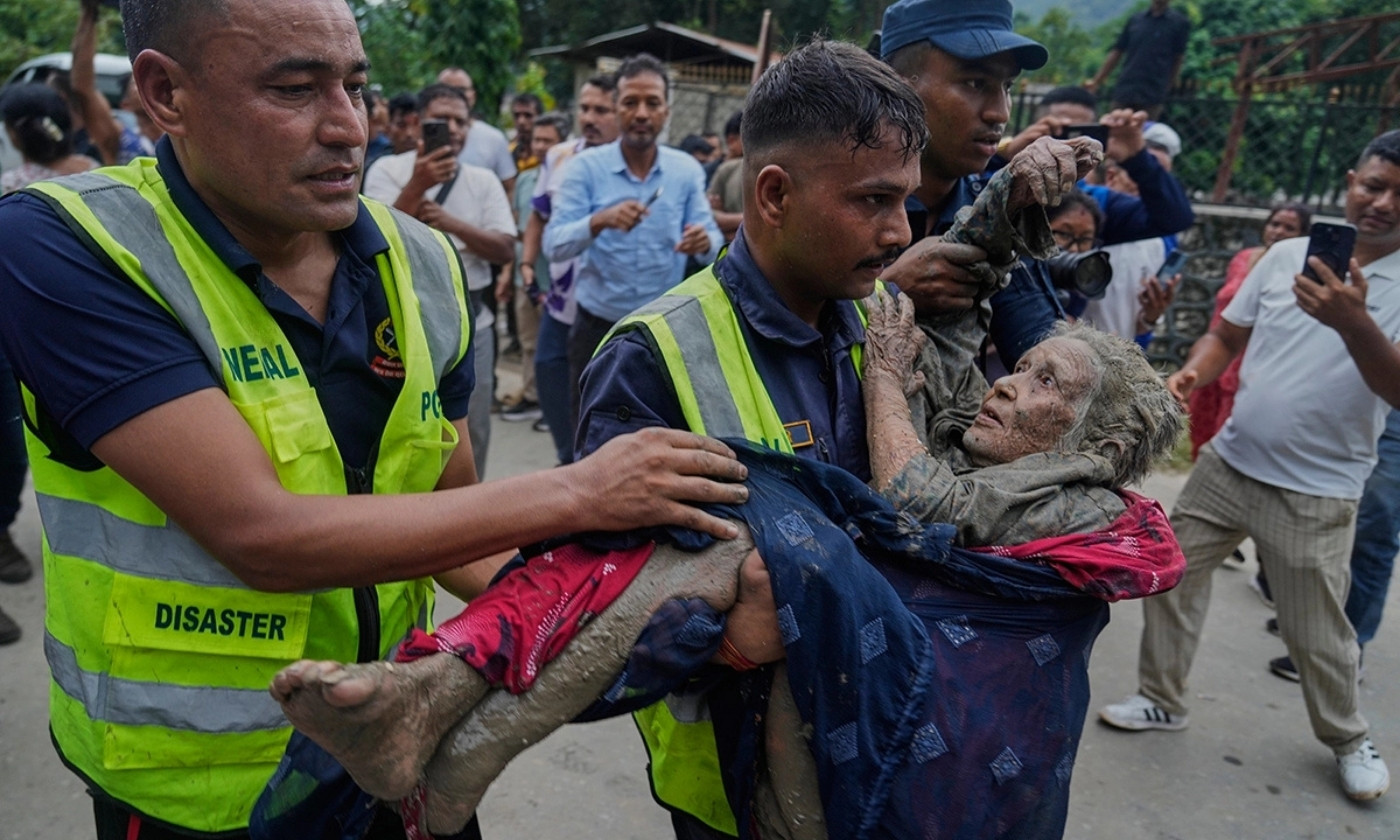 Katastrofalne poplave u Nepalu odnijele 157 života: Stotine ljudi još se vode kao nestale VIDEO
