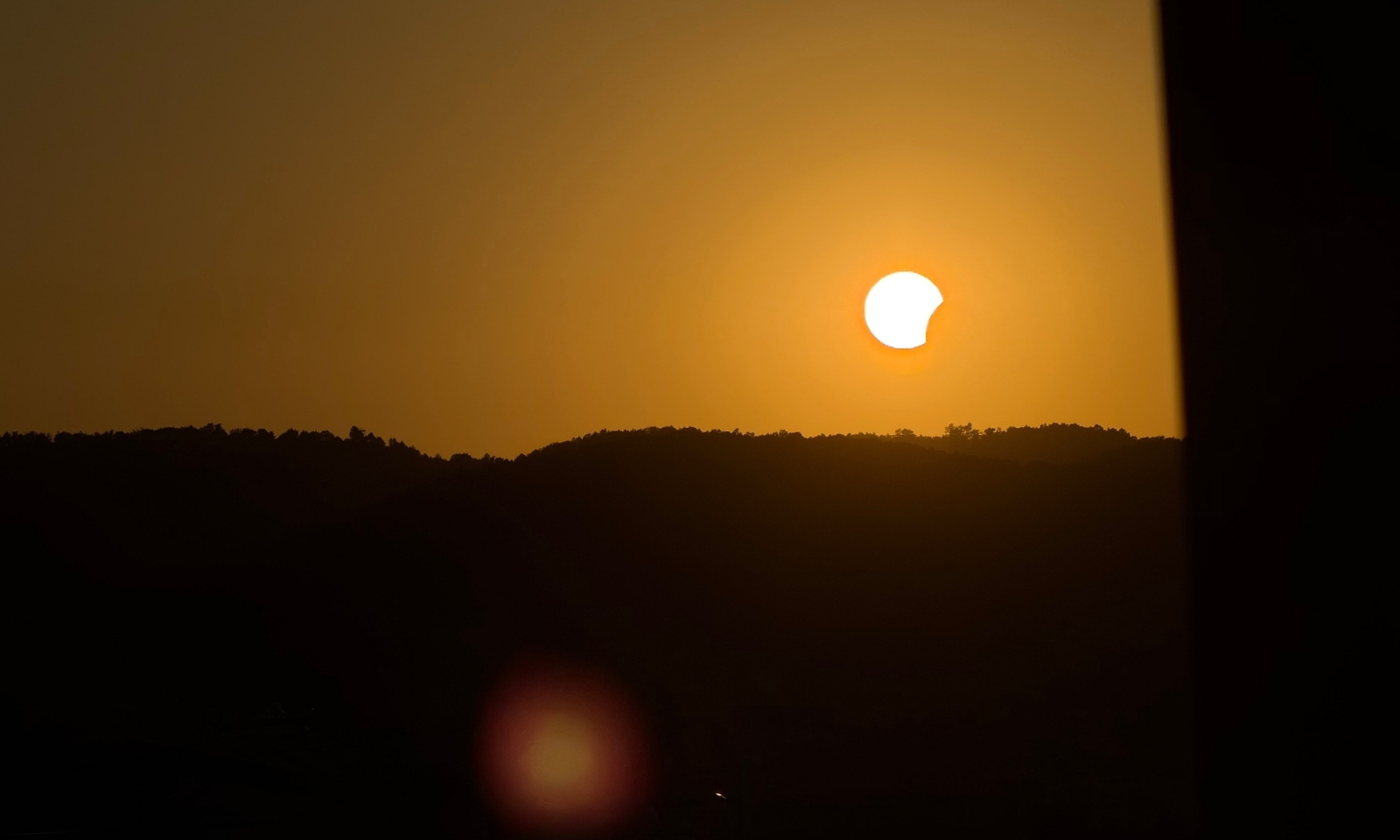 Banjalučanima brda zaklonila pomračenje Sunca: Večeras ih čeka spektakl Perseida FOTO