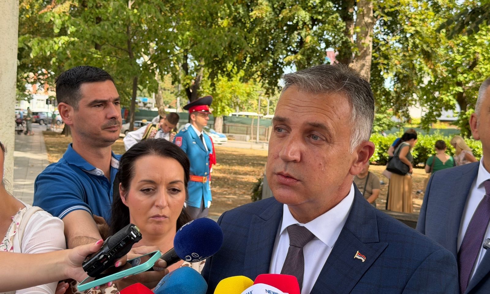 Golubović odgovorio Stanivukoviću: Uniforme plaćene skoro 80.000 KM, a još se ne zna ko će ih nositi FOTO