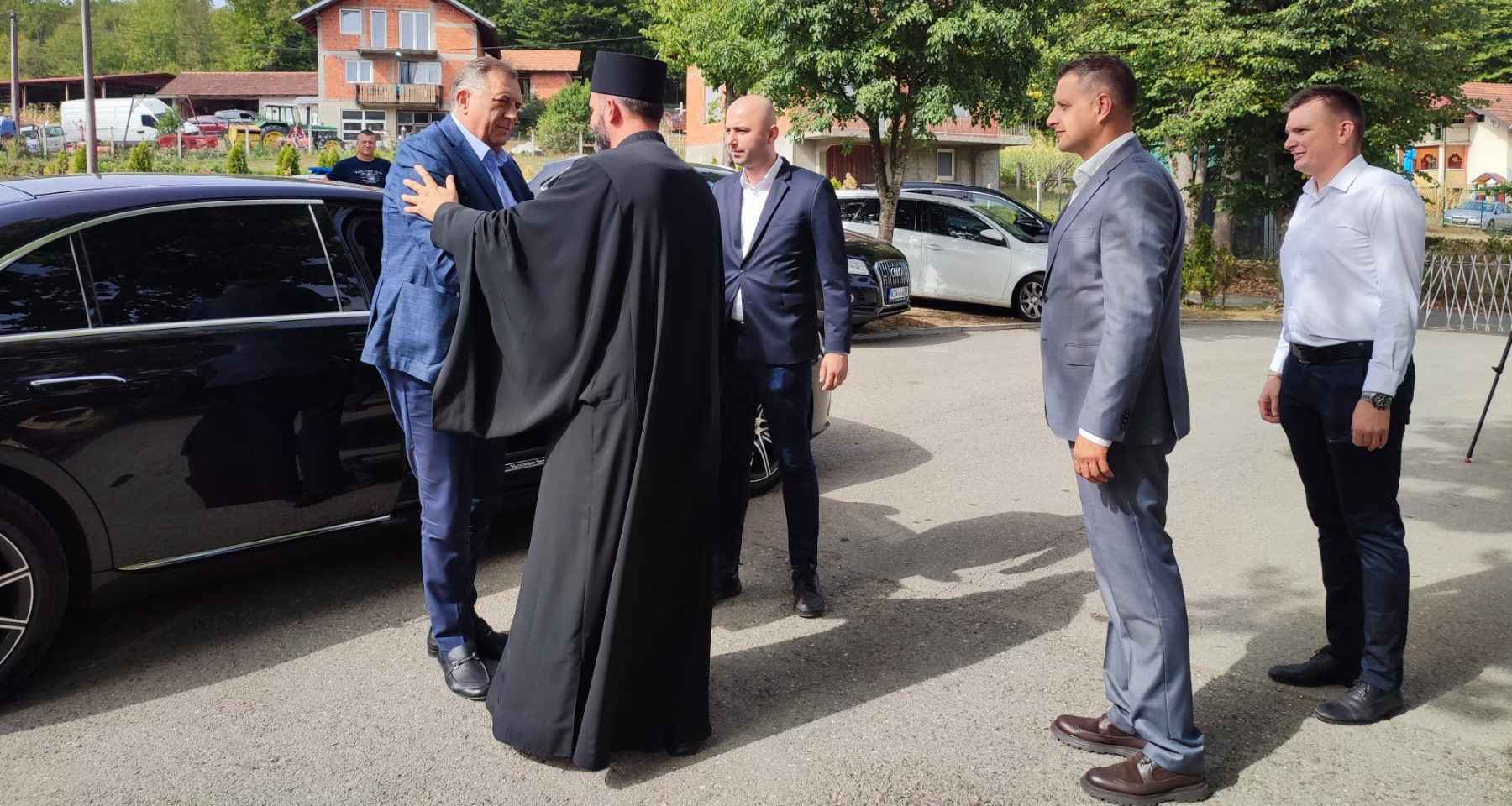 Dodik u Jošavci: Vjerski objekti opstaju zahvaljujući vjeri naroda FOTO