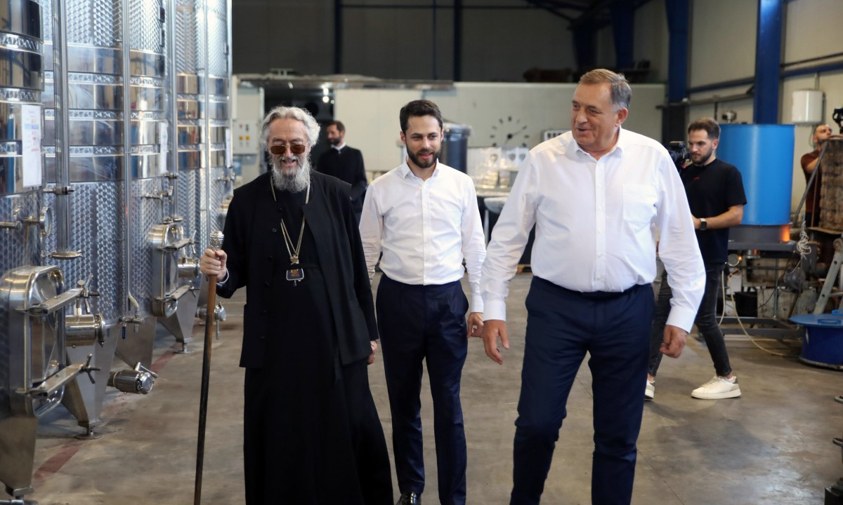 Dodik ugostio mitropolita Jefrema i episkopa Savu: Razgovarali o važnim pitanjima za Srbe i Crkvu