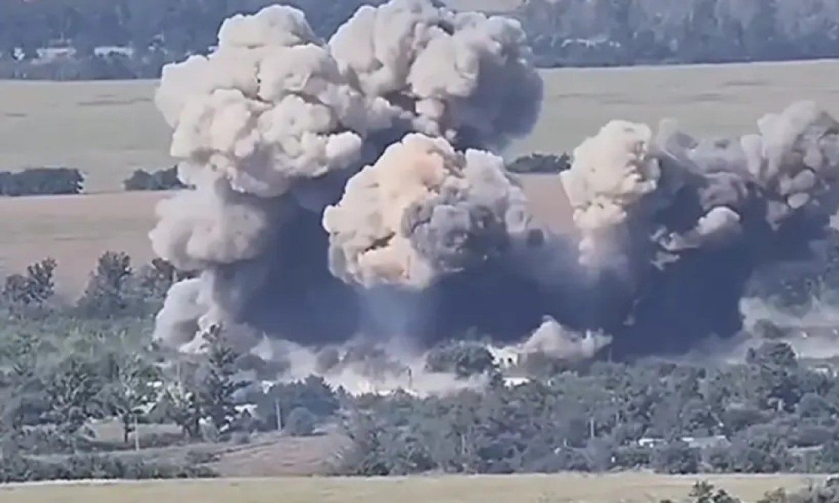 Pakao iz vazduha: Prikazan trenutak udara teških avio-bombi FAB-1500 i FAB-500 VIDEO