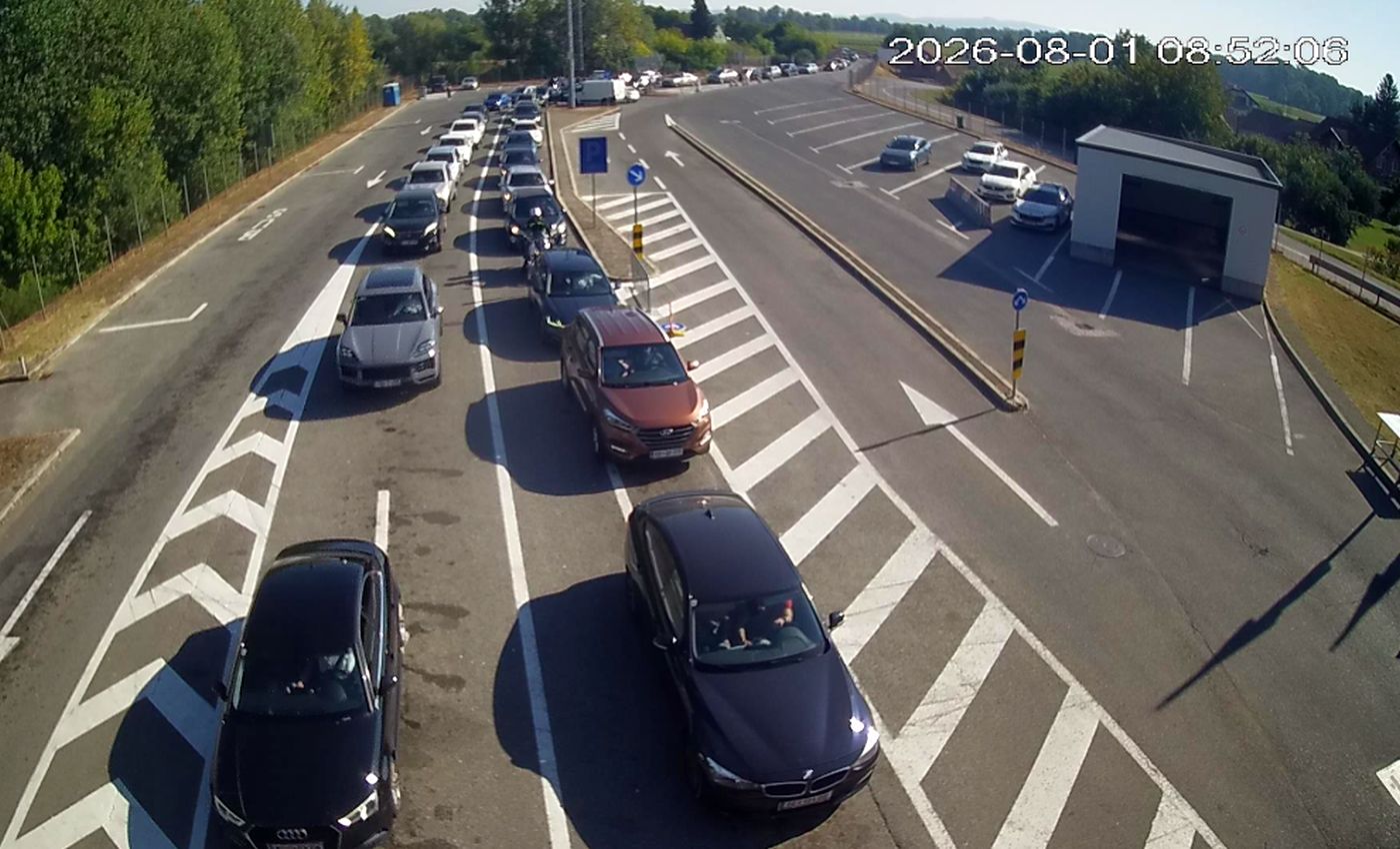 Ljetne gužve u punom jeku: Kilometarske kolone na granicama, vozačima se savjetuje oprez