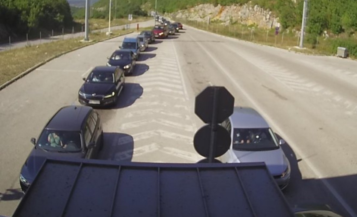 Naoružajte se strpljenjem: Gužve i duga čekanja na većini graničnih prelaza u BiH
