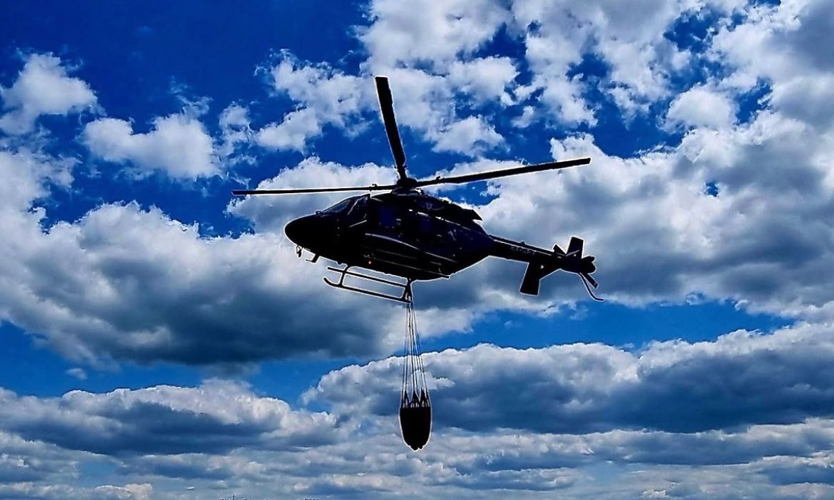 Helikopter ponovo iznad Trebinja: Iz vazduha na požar bačeno 14.000 litara vode