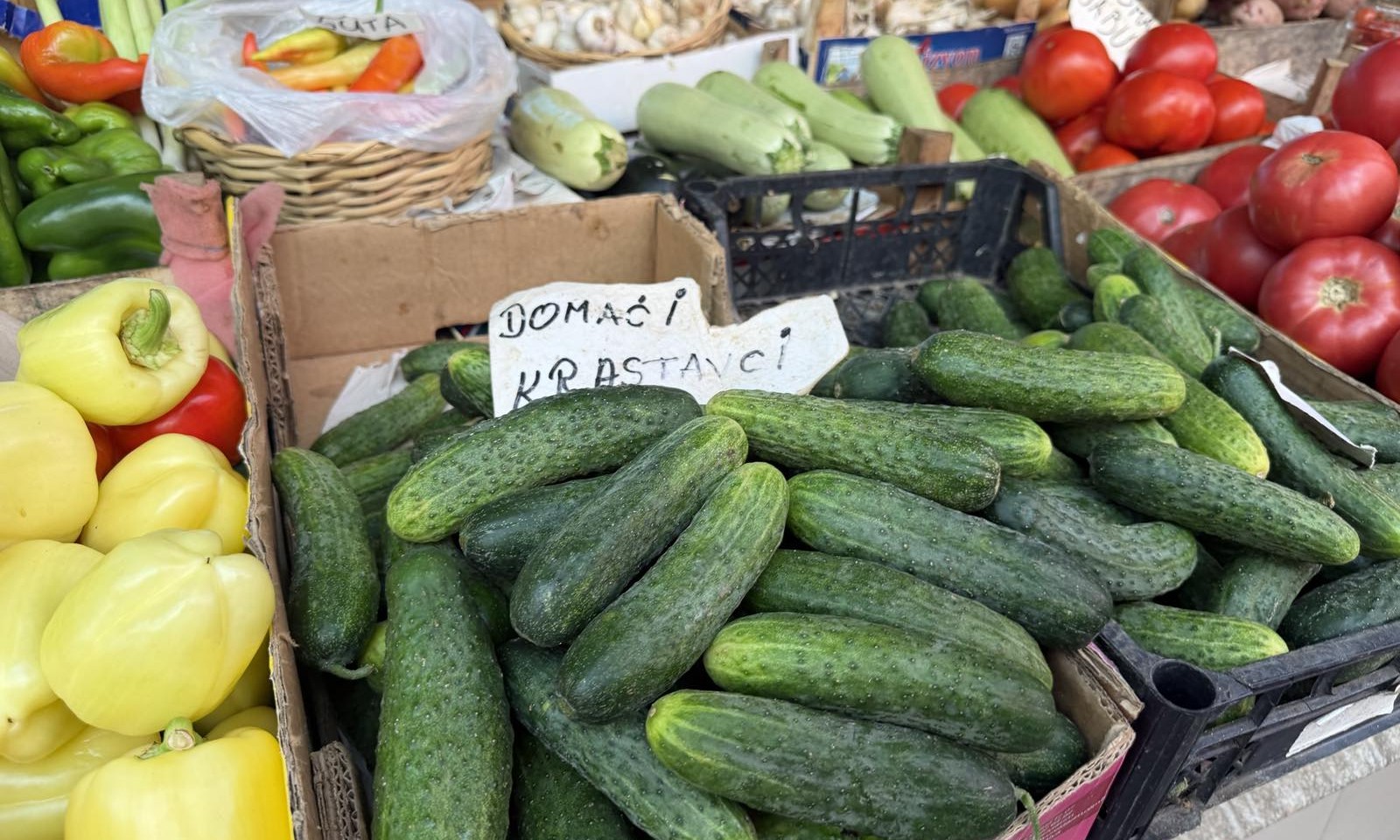 Počela sezona kiselih krastavaca! Evo ko je požurio sa zimnicom FOTO