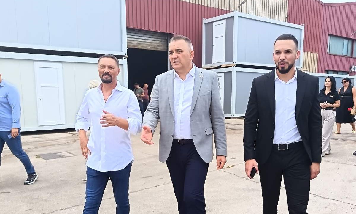Minić posjetio firmu iz Bijeljine: Podrška Vlade mora biti jača za kompaniju poput Elvaka