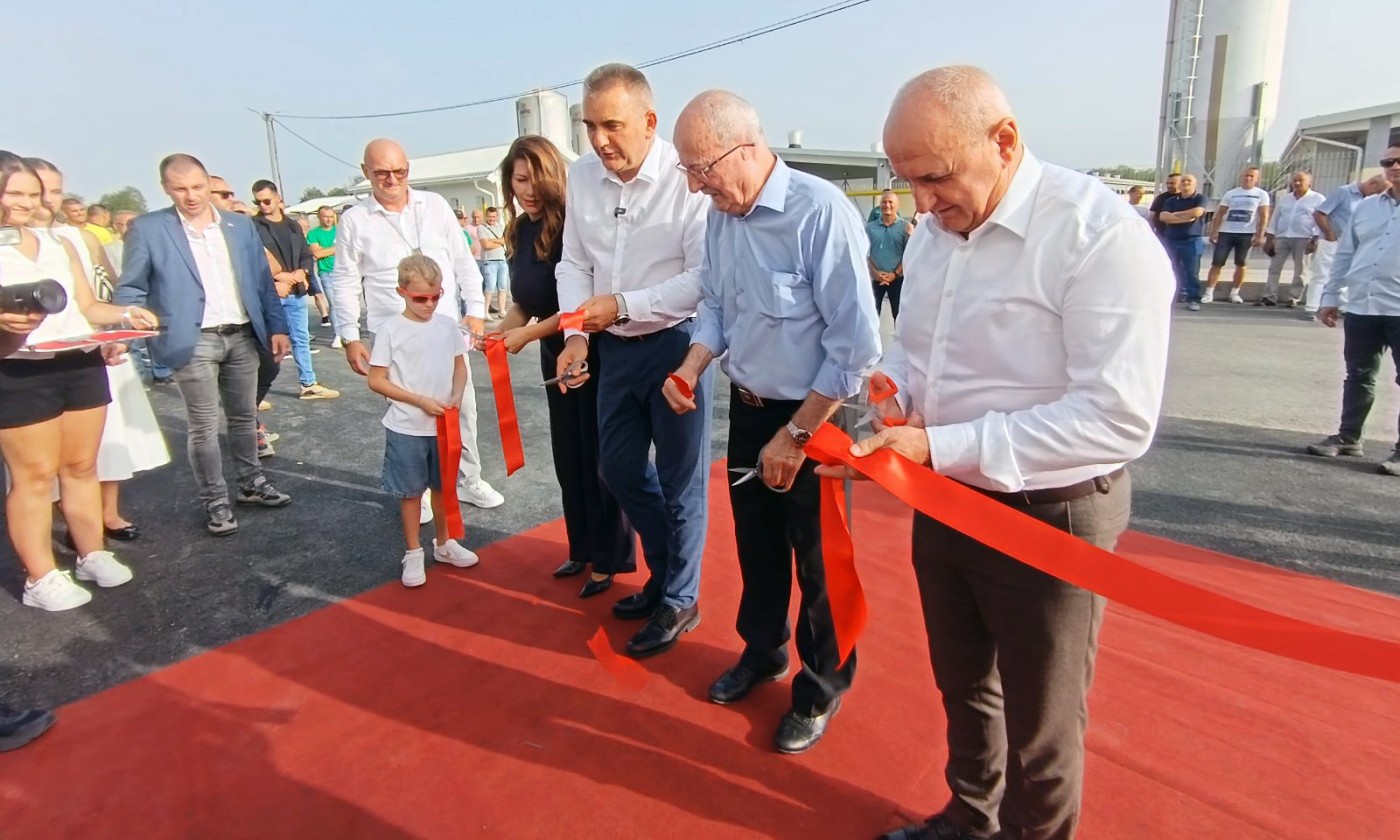 Andrić-farm povećava kapacitet: Minić otvorio novi proizvodni objekat za tov pilića