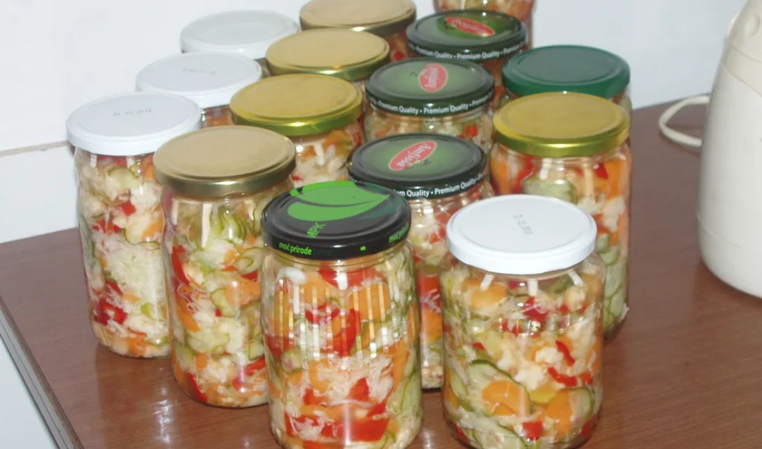 Zimnica koju svi vole: Ovako se pravi hrskava mješana salata