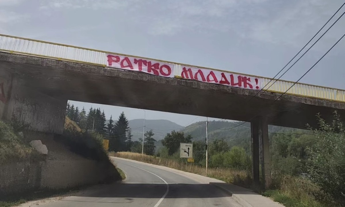 Transparent osvanuo na putu Pale–Jahorina: Na njemu ispisano ime Ratka Mladića