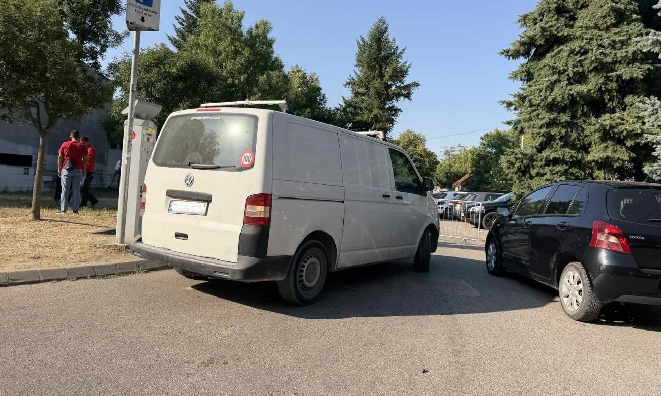 Najbolje je pješke kroz centar Banjaluke! Parking zatvoren, a rok “dok ne završimo” FOTO